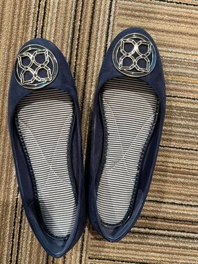 Women’s flats